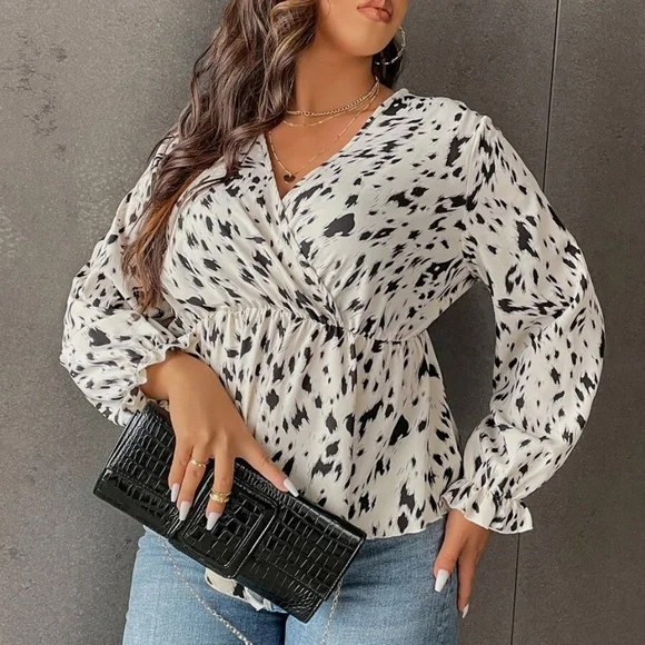 Plus Boho green Leopard Print Surplice Peplum Top - Picture 3 of 8